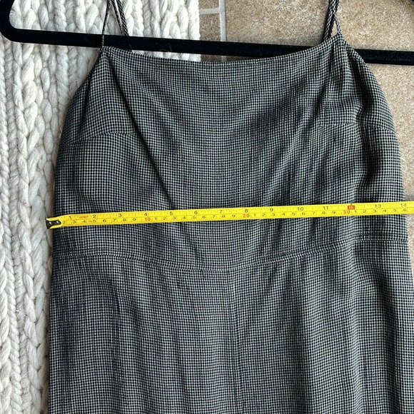 Express Sz 1-2 dress, adjustable straps, 3 buttons and slit - Picture 11 of 16